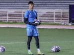 Kiper-Kevin-Ray-Mendoza-ketika-masih-berseragam-Kuala-Lumpur-City-FC.jpg