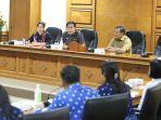 Komisi-IV-DPRD-Badung-saat-menerima-audensi-HIMPAUDI.jpg