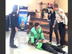 Polisi Latih Komunitas Ojol Di Denpasar Bali Untuk Penanganan Awal Korban Kecelakaan