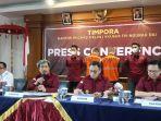 Konferensi-pers-penangkapan-dua-WN-Rusia-yang-akan-menjalani-deportasi.jpg