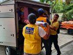 Lions-Club-Bali-Surya-Host-Serahkan-Bantuan-Pada-Warga-Terdampak-Banjir-di-Jembrana-Bali2.jpg