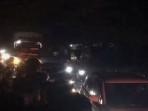 Macet-di-Klungkung-yang-disebabkan-aksi-balapan-liar-589.jpg