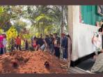 Makam-bocah-TA-dibongkar-dan-ibu-yang-pegang-foto-89.jpg