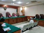 Mantan-Bendesa-Adat-Berawa-Ketut-Riana-saat-menjalani-sidang-55.jpg
