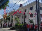 Megah-Kantor-Sekretariat-PDIP-Gianyar-di-Jalan-Banteng-Desa-Buruan-Kecamatan-Blahbatuh.jpg