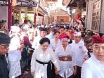 Megawati-Soekarnoputri-hadiri-palebon-Jero-Samiarsa.jpg