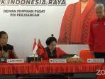 Megawati-Soekarnoputri-tengah-bersama-Presiden-Jokowi-dan-Ganjar-Pranowo-capres-dari-PDIP.jpg