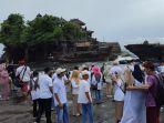 Momen-Libur-Panjang-Kunjungan-Wisatawan-ke-Tanah-Lot-Tabanan-Tembus.jpg