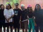 Musisi-reggae-Ras-Muhamad-gandeng-band-Jumat-Libur-Soundsystem-merilis-single-terbarunya.jpg
