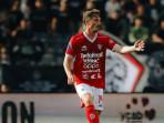 PEMAIN-BU-Sosok-Gelandang-Bali-United-Tim-Receveur-yang-baru-baru-ini-bereuni-dengan-Thom-Haye.jpg