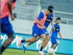 Para-pemain-PSIS-Semarang-tampak-berlatih-taktikal-game-belum-lama-ini-jelang-hadapi-laga-pekan-23.jpg