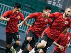 Para-pemain-Persija-Jakarta-melakukan-latihan-rutin-jelang-duel-kontra-Madura-United.jpg