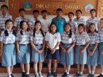 Para-siswa-berprestasi-di-SMKN-2-Sukawati-Gianyar-Bali-Rabu-14-Desember-2022.jpg