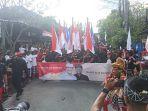 Paslon-Adi-Cipta-saat-deklarasi-dan-berjalan-ke-Kantor-KPU-Badung-pada-Kamis-29-Agustus-2024.jpg