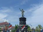 Patung-Kapten-Japa-Di-Bundaran-Renon-DenpasarDenpasar-Bali.jpg
