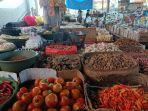 Pedagang-bumbu-dapur-di-Pasar-Amlapura-Timur-Kab-Karangasem-Jumat-3112023.jpg