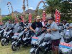 Pekaseh-dan-Kelian-Subak-Abian-saat-diberikan-Motor-Listrik.jpg