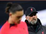 Pelatih-Liverpool-Juergen-Klopp-saat-memandang-salah-satu-pemainnya-Darwin-Nunez.jpg