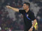 Pelatih-Persija-Jakarta-Carlos-Pena23.jpg
