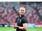 Pelatih-Timnas-Thailand-Mano-Polking.jpg