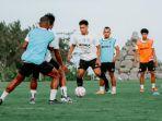 Pemain-Bali-United-melakukan-latihan-rutin-jelang-duel-kontra-Semen-Padang.jpg