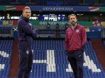 Pemain-Harry-Kane-kiri-dan-pelatih-Timnas-Inggris-Gareth-Southgate-mengecek-stadion.jpg