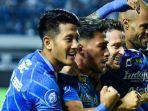 Pemain-Persib-Bandung-melakukan-selebrasi-seusai-mencetak-gol-di-Liga-1-20232024.jpg