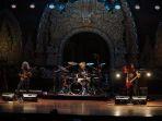 Pertunjukan-The-Aristocrats-pada-15-Februari-lalu-terkesan-berbeda.jpg