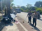 Polisi-melakukan-olah-TKP-laka-lantas.jpg