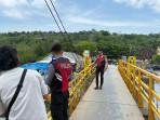 Polisi-memasang-garis-polisi-di-lokasi-jatuhnya-wisatawan-asingawvcse.jpg