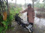 Polisi-saat-melakukan-olah-TKP-peristiwa-pohon-tumbang-556.jpg