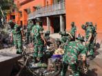 Pasca Banjir di Bali, Ratusan Prajurit TNI Bantu Penanggulangan Bersihkan Lumpur dan Sampah