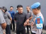 Propam-Polres-Gianyar-Bali-memeriksa-barang-bawaan-anggota-Kamis-2-Oktober-2025.jpg