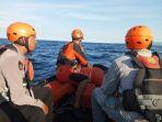 Proses-pencarian-korban-hilang-diduga-terseret-arus-di-Pantai-Mimba.jpg