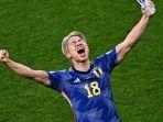 Reaksi-penyerang-timnas-Jepang-Takuma-Asano-14.jpg
