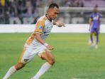 Robi-Darwis-pemain-Dewa-United-yang-merupakan-pinjaman-dari-Persib-tampil.jpg