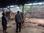 Rumah-roboh-di-Jembrana.jpg