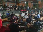 Sanggar-Palawara-Musik-Company-melakukan-latihan-untuk-pembukaan-Denfest-tahun-2022.jpg
