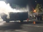 Truk Warna Biru Terbakar di Pelabuhan Gilimanuk, Bermuatan Rongsokan, Diawali Asap Membumbung Tinggi