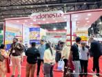 Sejumlah-pengunjung-berada-di-Paviliun-Indonesia-dalam-pameran-Anuga-Select-India-2025.jpg