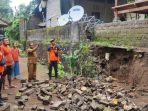 Senderan-Rumah-Roboh-Hingga-Timpa-Pelinggih-di-Karangasem-Bali-Arimbawa.jpg