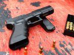 Senjata-api-jenis-Glock-17.jpg