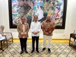 Setelah-Kalah-Pilgub-Bali-De-Gadjah-Temani-Ketua-MPR-Temui-Jokowi-Bangga-Simak-2-Tokoh-Berdiskusi.jpg