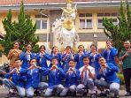 Siswa-siswi-SMAN-1-Bangli-dan-guru-pembina-yang-sukses-meraih-medali.jpg