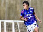 Sosok-Ferdiansyah-wonderkid-Persib-Bandung-yang-gemilang-kontra-Dewa-United.jpg