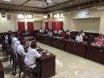 Suasana-Rapat-Badan-Anggaran-di-Kantor-Dewan-Tabanan.jpg