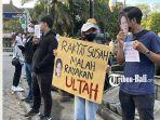 Suasana-aksi-kedua-dari-Aliansi-Bali-Jengah-di-depan-Patung-Catur-Muka.jpg