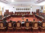 Suasana-saat-DPRD-Jembrana-menggelar-rapat-kerja-bersama-Pemkab-Jembrana.jpg