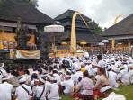 Suasana-upacara-Mapadudusan-Ngerastitiang-Jagat-lan-Sedaging-Jagat.jpg