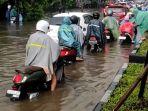 Tangkapan-layar-dari-unggahan-video-genangan-air-di-ruas-jalan-By-Pass-Ngurah-rai-jimbaran.jpg